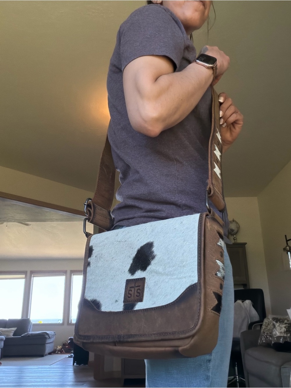 STS Ranchwear Brown Leather Crossbody with White & Black Cowhide Front - Picture 7 of 7